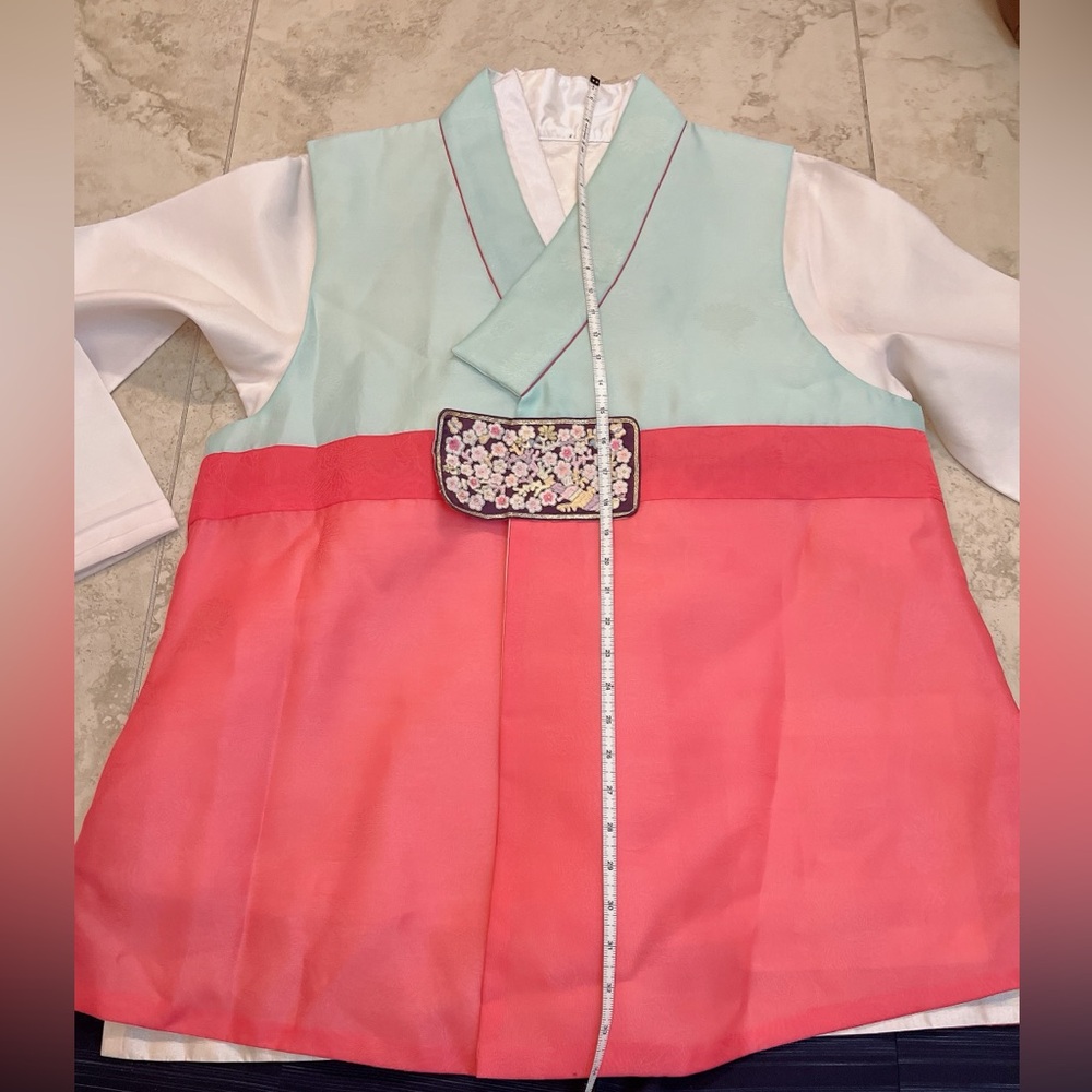 Korean Hanbok - Picture 3 of 10